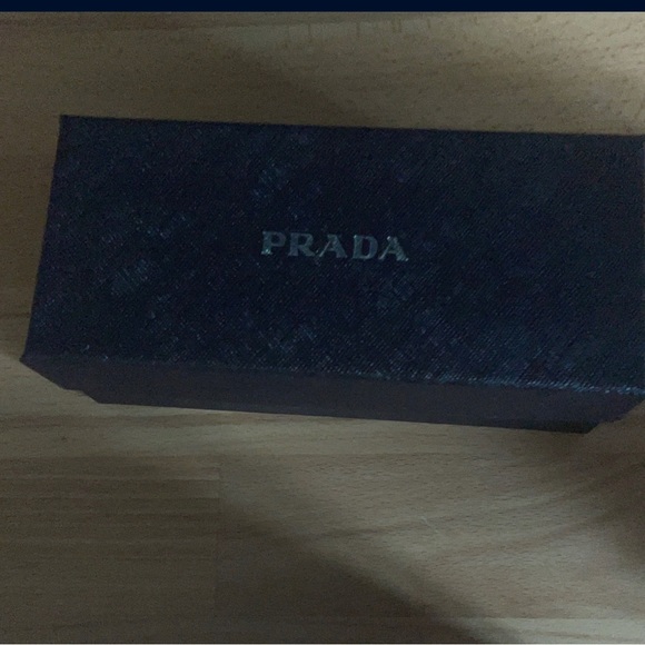 Prada sunglasses - Picture 6 of 6